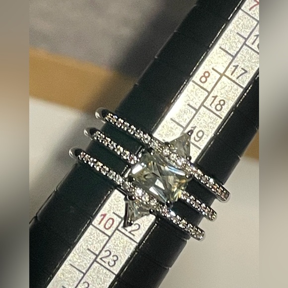 BP RING SIZE 9 💚 - Picture 4 of 4